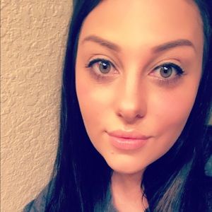 Meet your Posher, Tesa